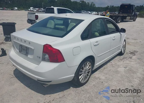 2011 Volvo S40 T5/T5 R-Design z USA, uszkodzony, nr VIN YV1672MSXB2539191